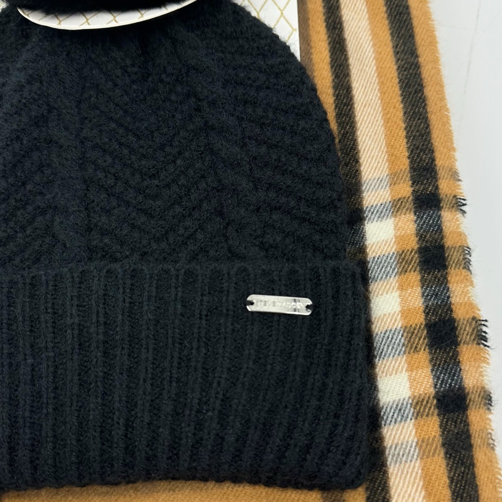 Steve Madden Beanie & Scarf Set Black Pom Beanie + Plaid Scarf NWT - Picture 5 of 11